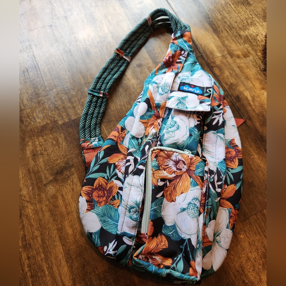 Kavu Sling Purse